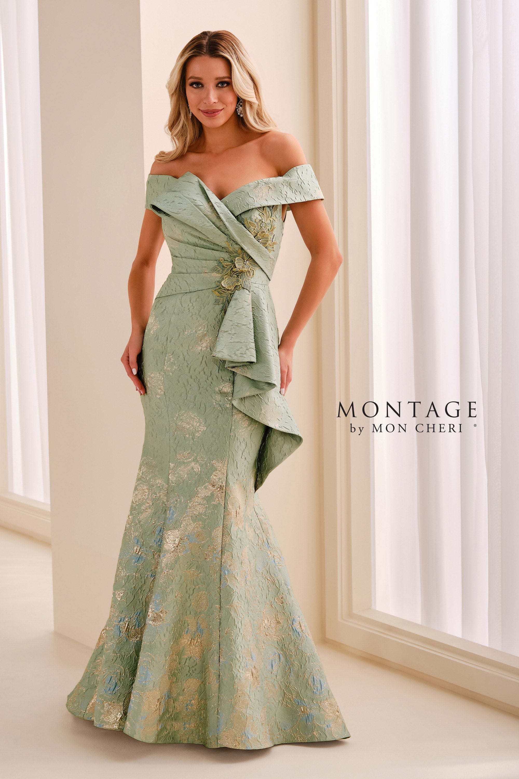 How to Choose a Mother of the Bride Dress: The Complete Buying Guide